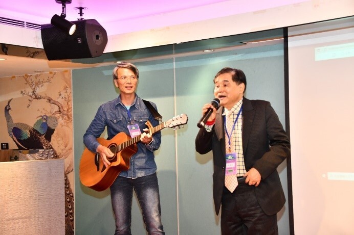 唱校歌