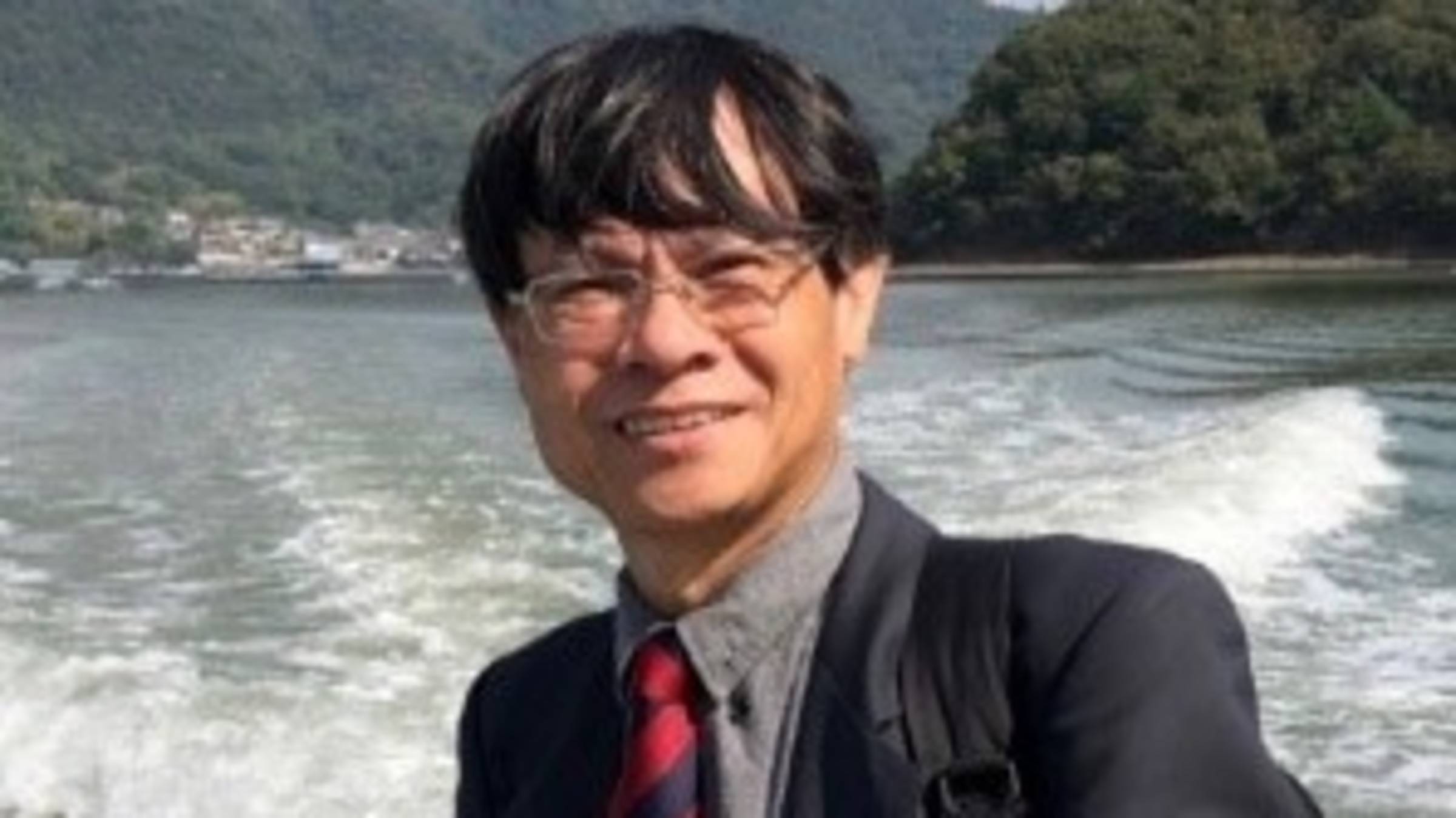 東大梁忠銘教務長  介紹學制和對臺東子弟的獎勵措施